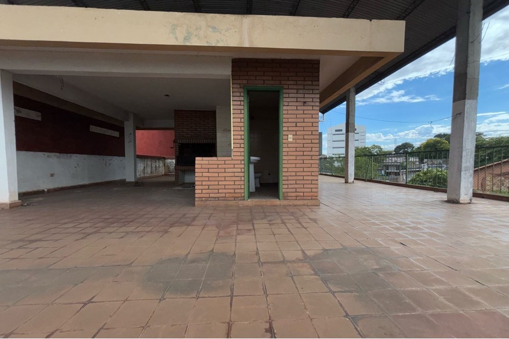 Alquilo Edificio c/Depósito en Zona Comercial — foto 2