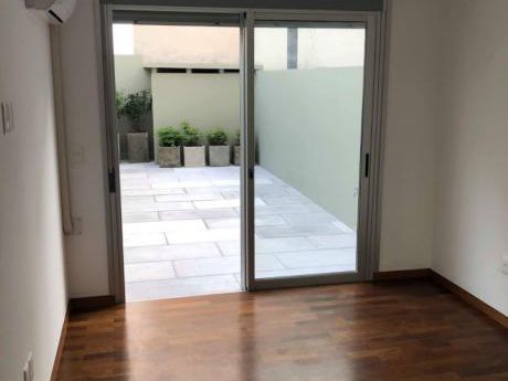 A Estrenar. Primer Piso Con Patio.