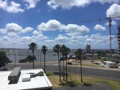 Apartamento Con Vista Al Puerto Buceo Y Rambla