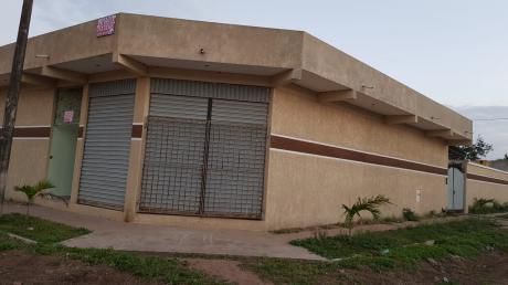 Casa En Esquina - Av Lujan