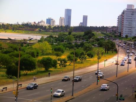 Ref 1874, Apartamento 2 Dormitorios Frente Al Mar, Malvin