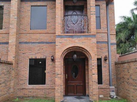 Alquilo Hermoso Duplex En Villa Aurelia A Pasos De Boggiani