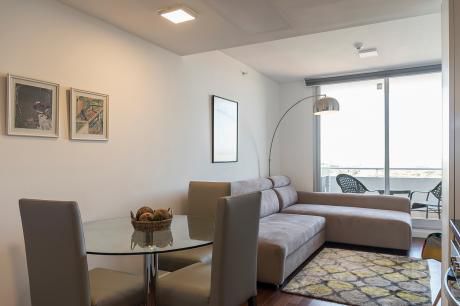 1 Dormitorio De Lujo Sobre Santa Teresa!