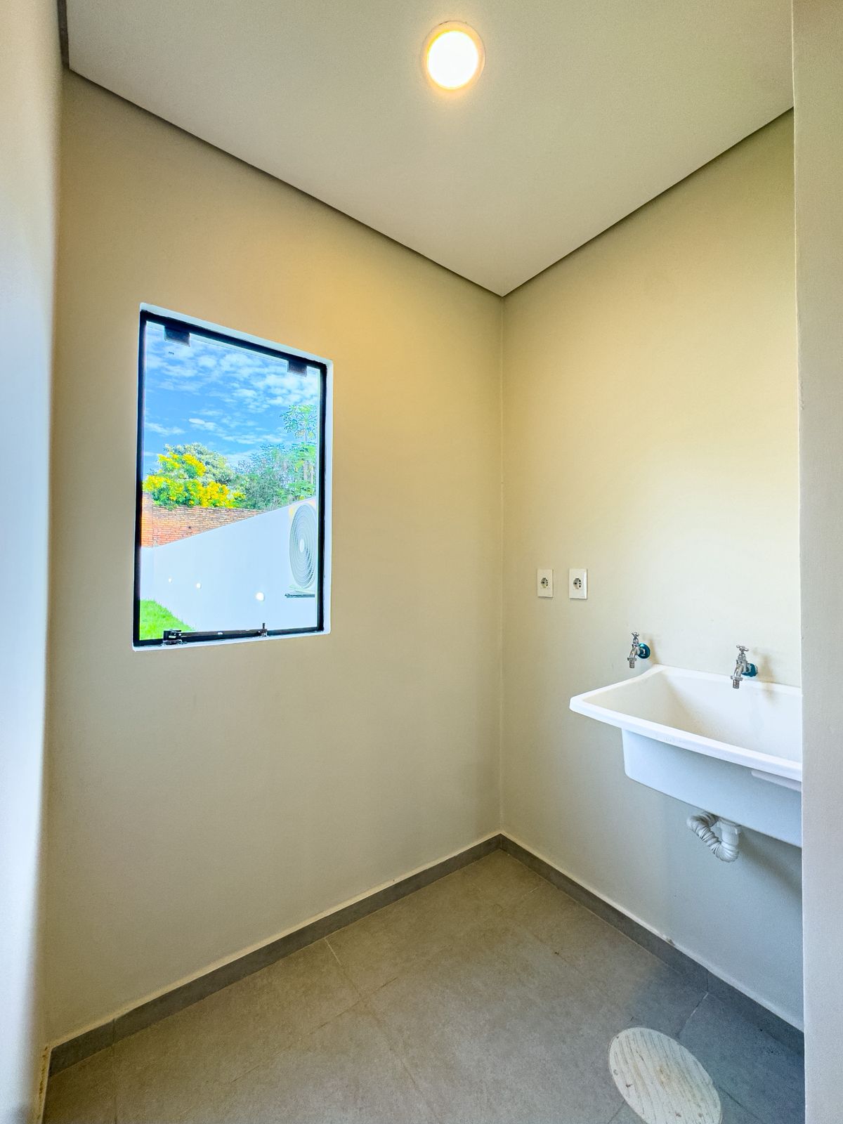VENDO DUPLEX EN FERNANDO DE LA MORA ZONA SUR — foto 2