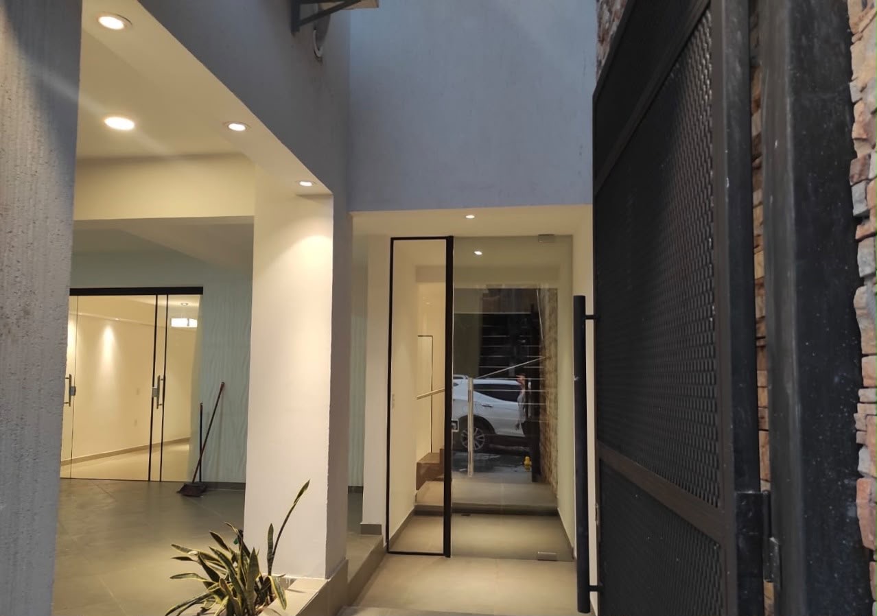 AMPLIO TRIPLEX EN VENTA EN ASUNCION — foto 3