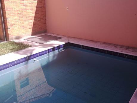 Vendo Duplex Bo.mburucuya Con Piscina