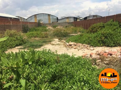 Lote Amurallado En Venta Zona Km 6 A Pasos Av. Blanco Galindo - Capacachi