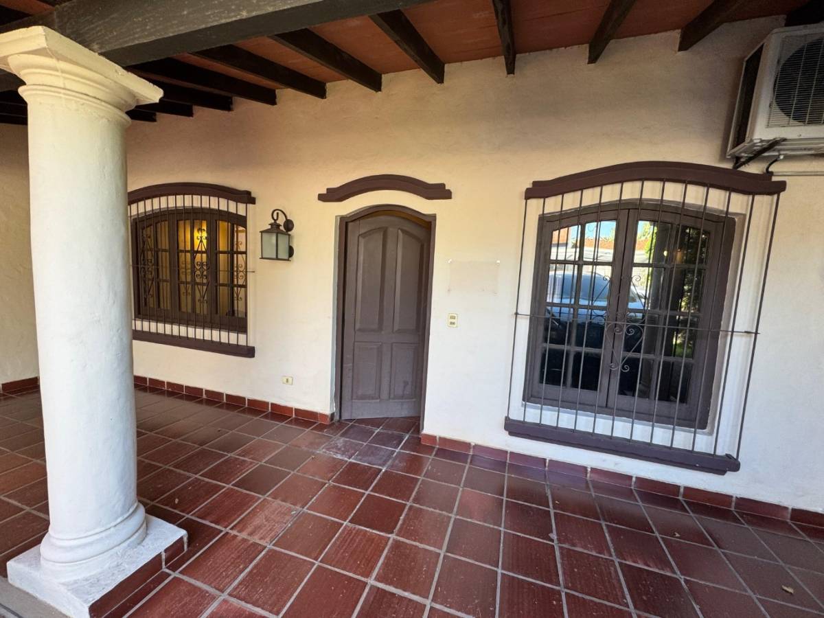 ALQUILO CASA PARA OFICINA EN BARRIO HERRERA — foto 2