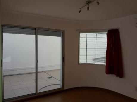 Primer Piso Con Patio