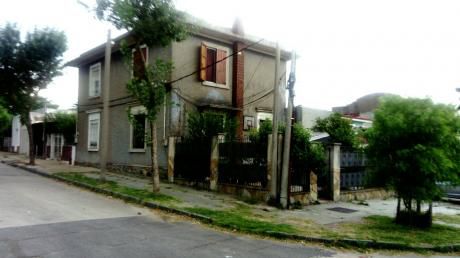 Casa En La Teja Padrón Común Esquina Acepta Banco