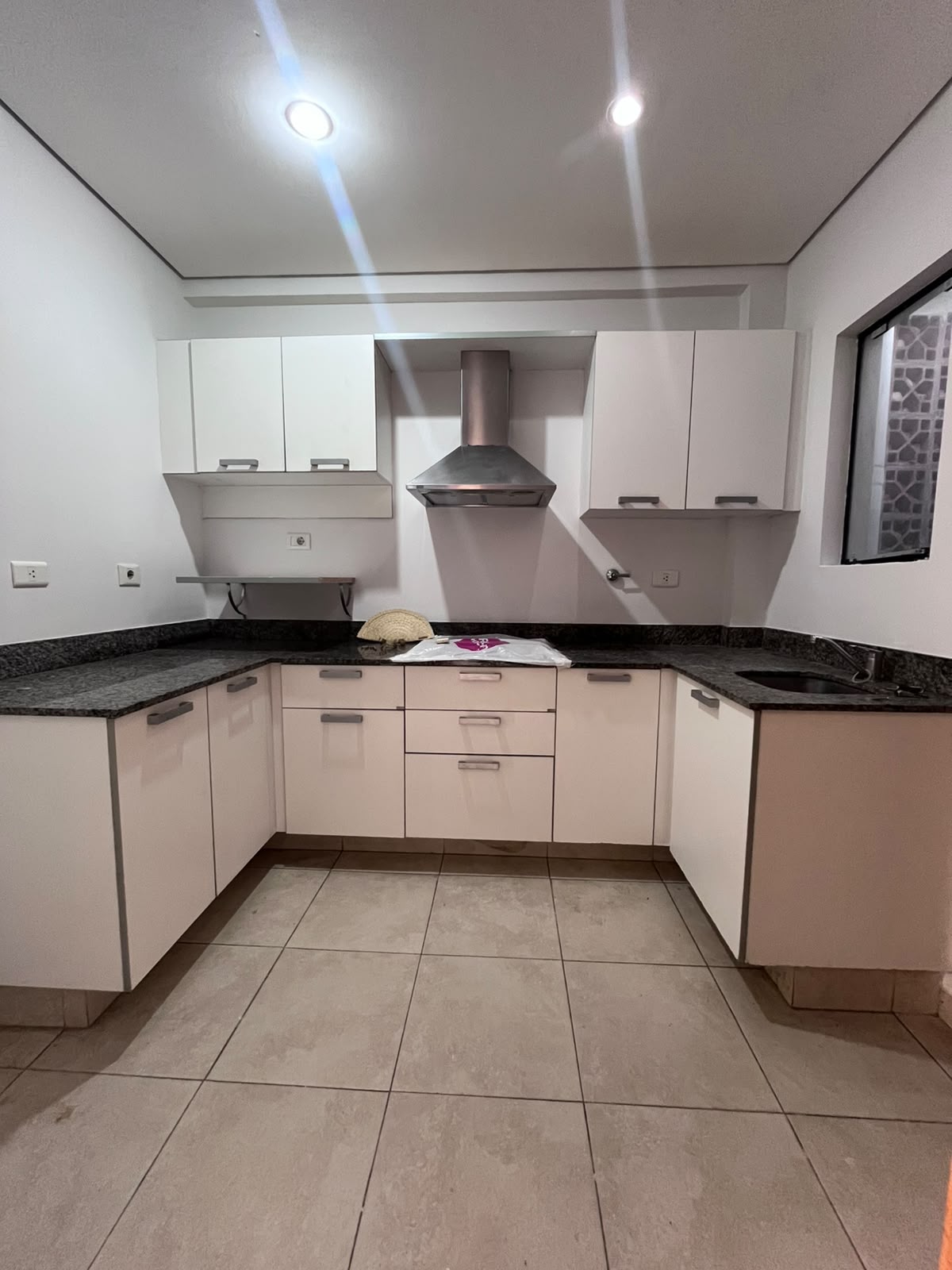 ALQUILER DE DEPARTAMENTO EN VILLA MORRA – EDIFICIO MARÍA REINA — foto 2