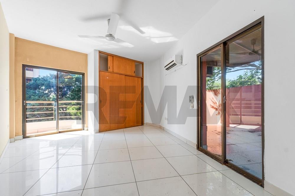 Departamento En Venta De 2 Habitaciones + Servicio En Las Mercedes. — foto 3
