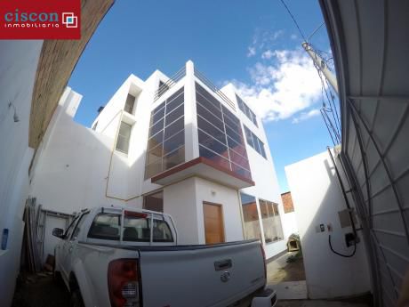 Casa En Venta - La Paz
