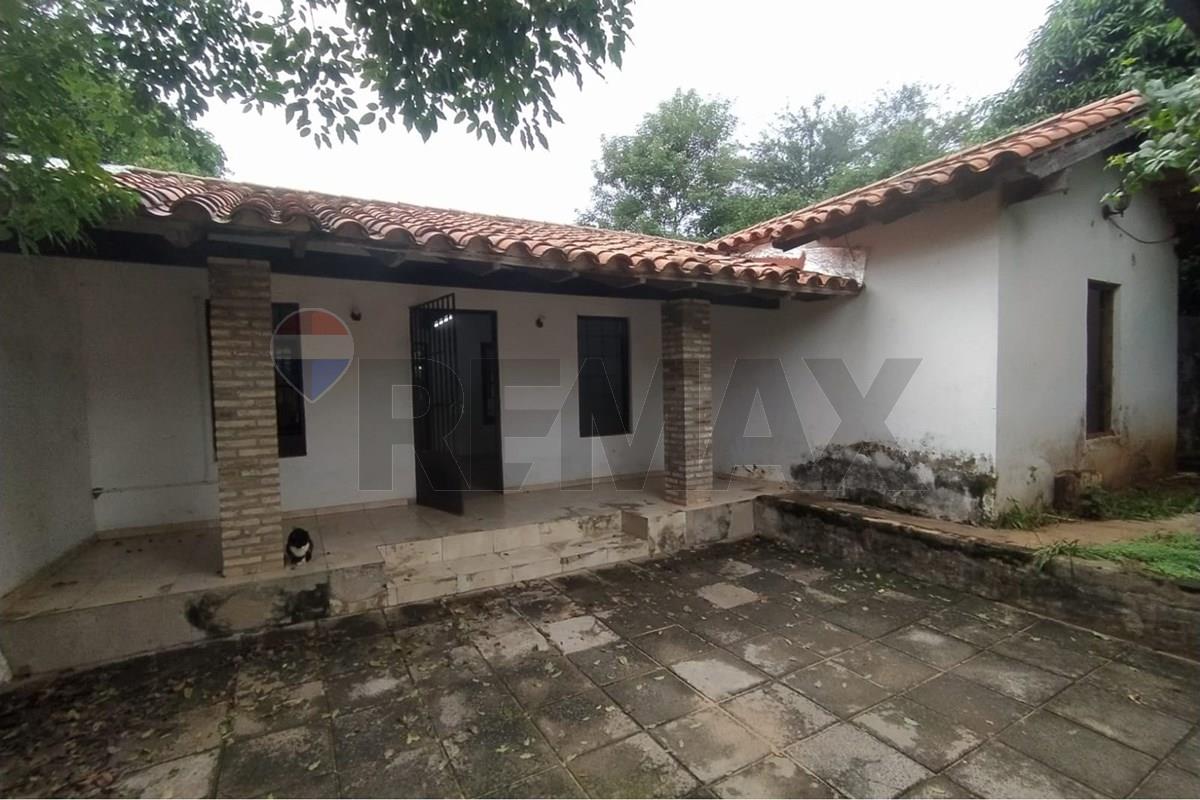 Casa en venta en Loma Pytá