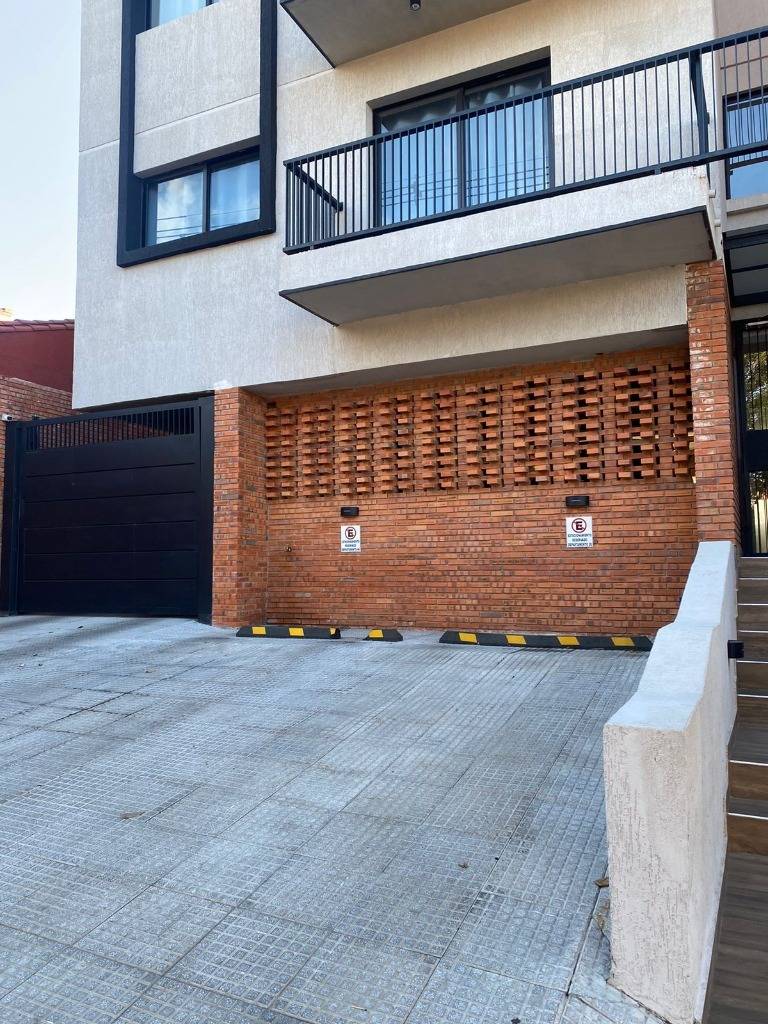 Alquilo hermoso monoambiente de 31 m2 + cochera en Barrio Jara — foto 3