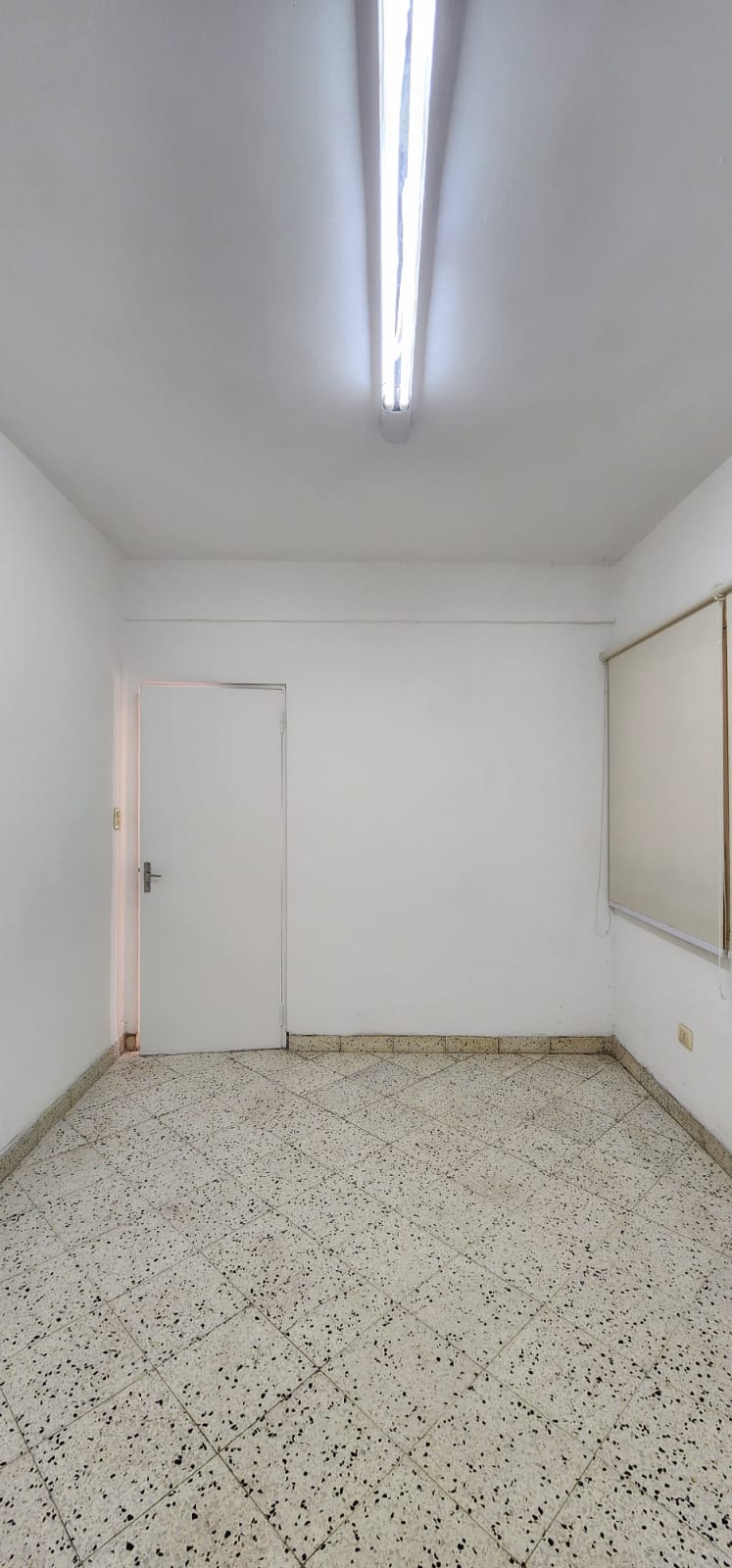 ALQUILO PARA OFICINA O CONSULTORIO Zona Acuarela - Mcal. López — foto 2