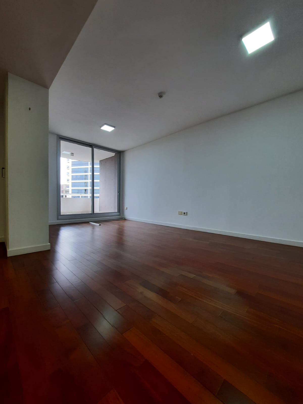 Alquilo Departamento de 2 habitaciones en zona Paseo La Galería — foto 2