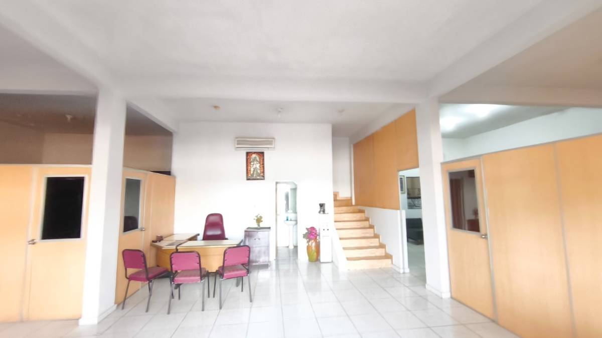 Imponente Inmueble Comercial en San Lorenzo: Edificio Administrativo + Tinglado — foto 2