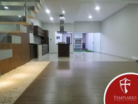 Av. Beni 8vo Anillo - Casa A Estrenar - Venta: $us 133.000
