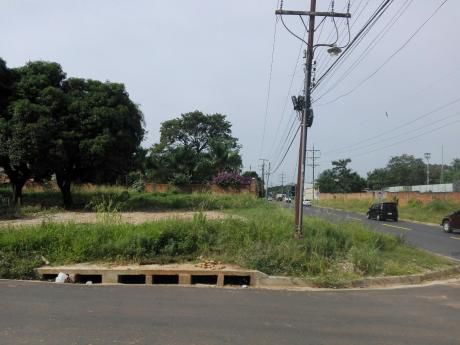 Alquilo Esquina Laguna Grande