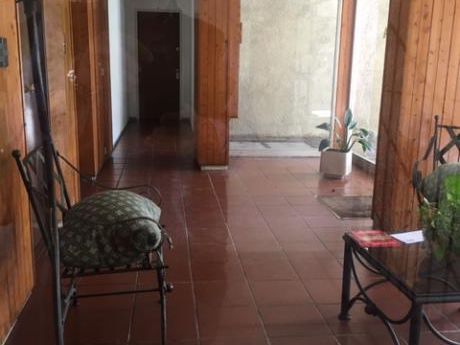 Alquiler Apartamento De Un Dormitorio, Con Garage
