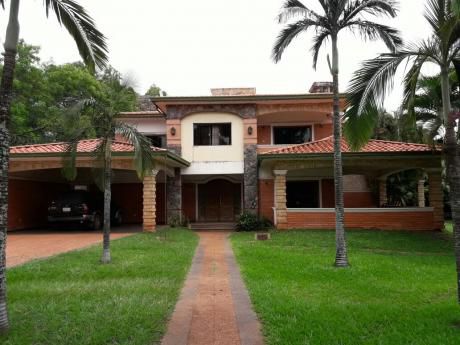 Vendo Espectacular Residencia En Zona Del Shopping Pinedo