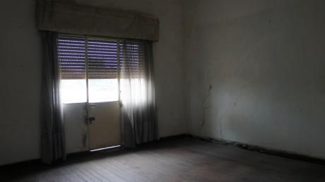 Casa De Altos A Reciclar En Bella Vista