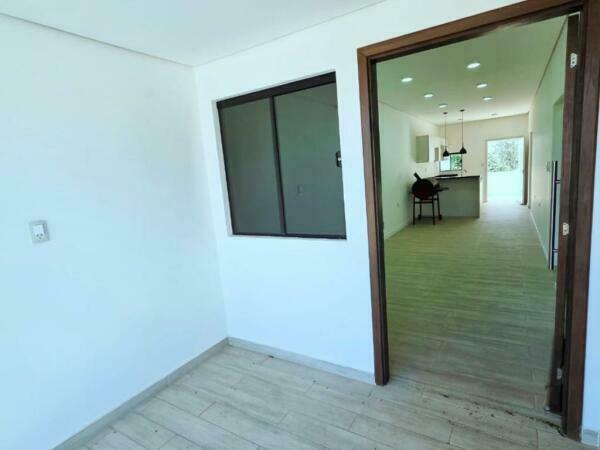 ALQUILO DEPARTAMENTO DE 3 DORMITORIOS EN LOMA MERLO LUQUE. — foto 2