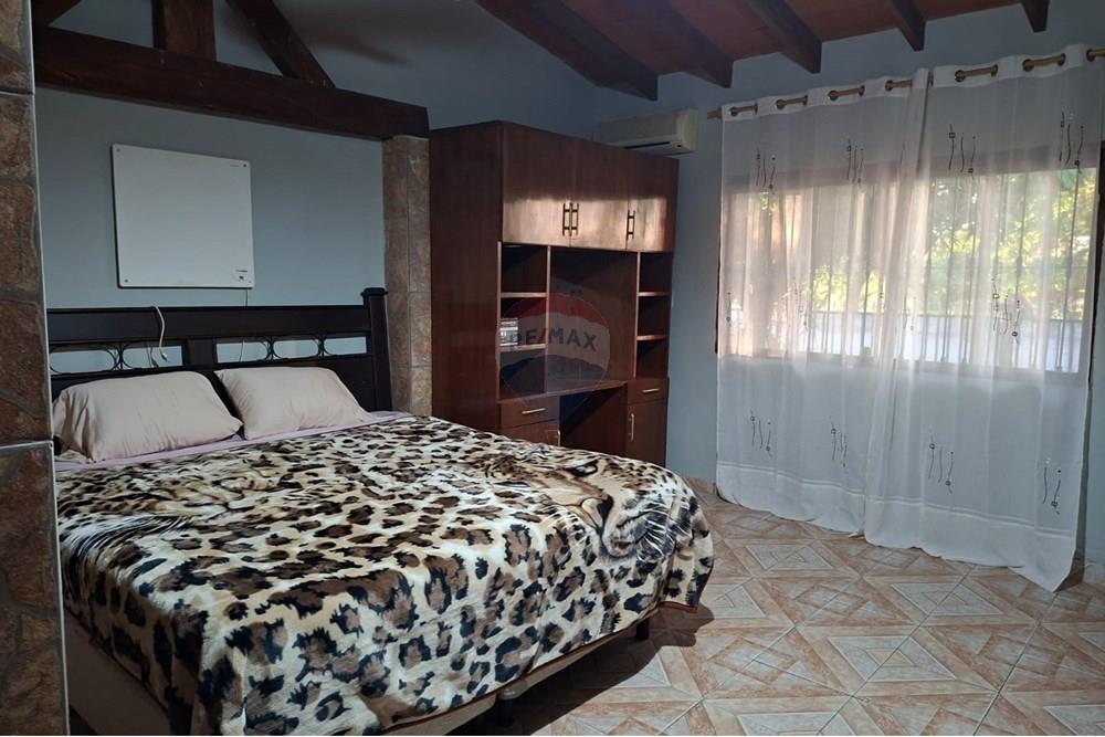 Casa - Venta - San Bernardino, Paraguay — foto 3