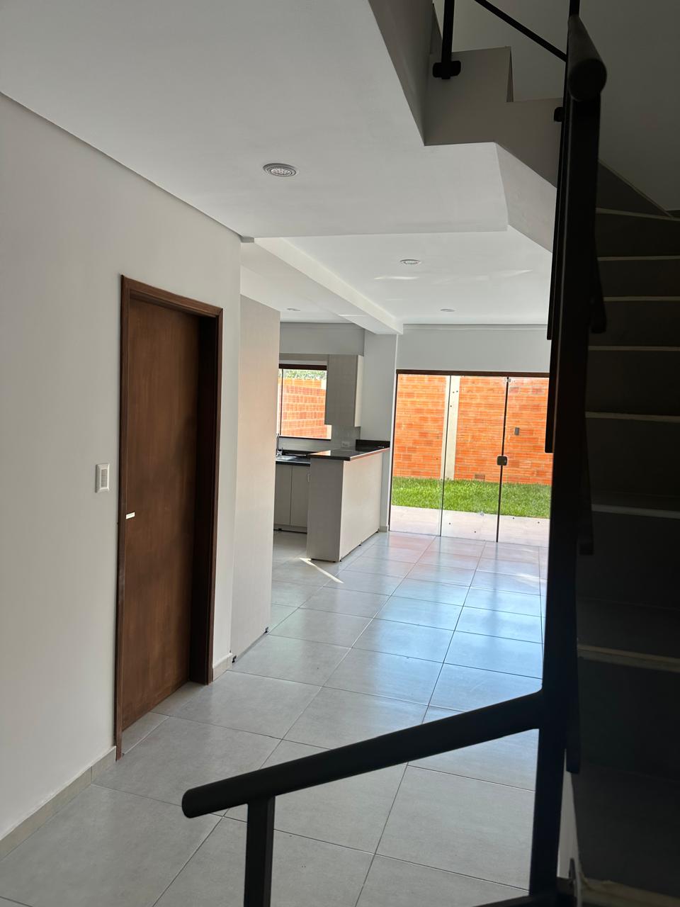 Alquilo duplex a extrenar en San Lorenzo, zona Laguna Grande — foto 3