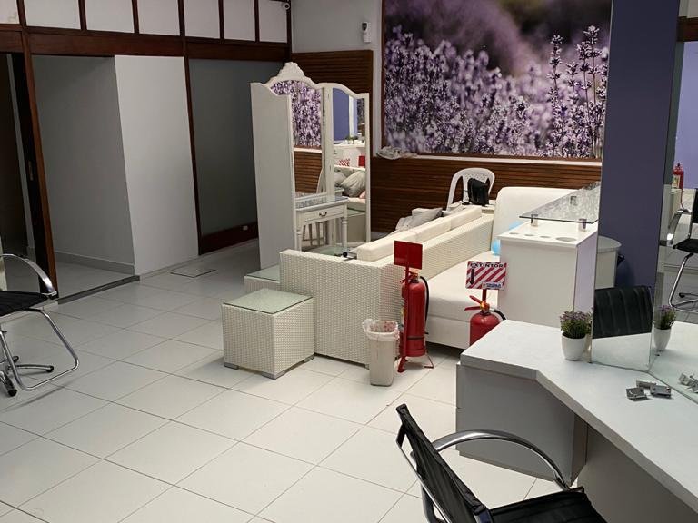 ALQUILO AMPLIA CASA PARA OFICINA CORPORATIVA O SPA EN BARRIO LAS MERCEDES — foto 3