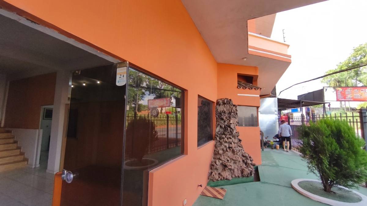 Imponente Inmueble Comercial en San Lorenzo: Edificio Administrativo + Tinglado — foto 3