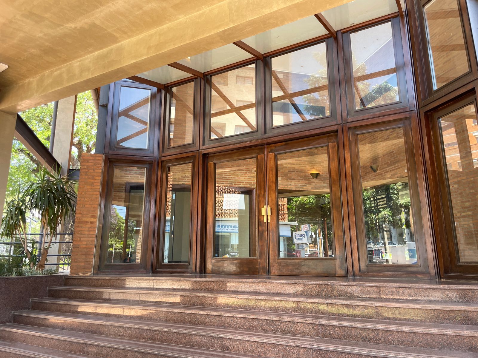 Alquilo emblemático edificio sobre la Avda. España- Asunción — foto 3