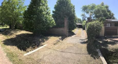 Casa En Lomas De Solymar Con Gran Terreno.