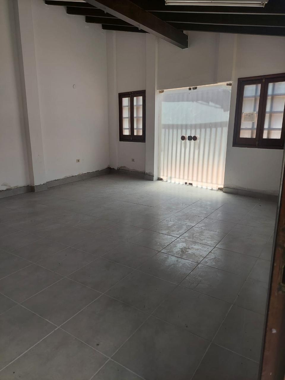 Alquilo Oficina en Barrio Herrera — foto 3