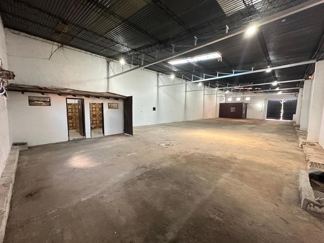En Alquiler Depósito en Asunción - Barrio Trinidad A391 — foto 2