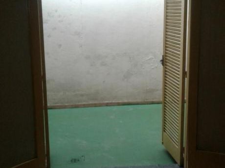 Precioso Apto De 2 Dormitorio En La Comercial!!