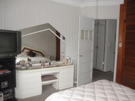 Casa, 5 Dormitorios, Piscina En Parque Batlle