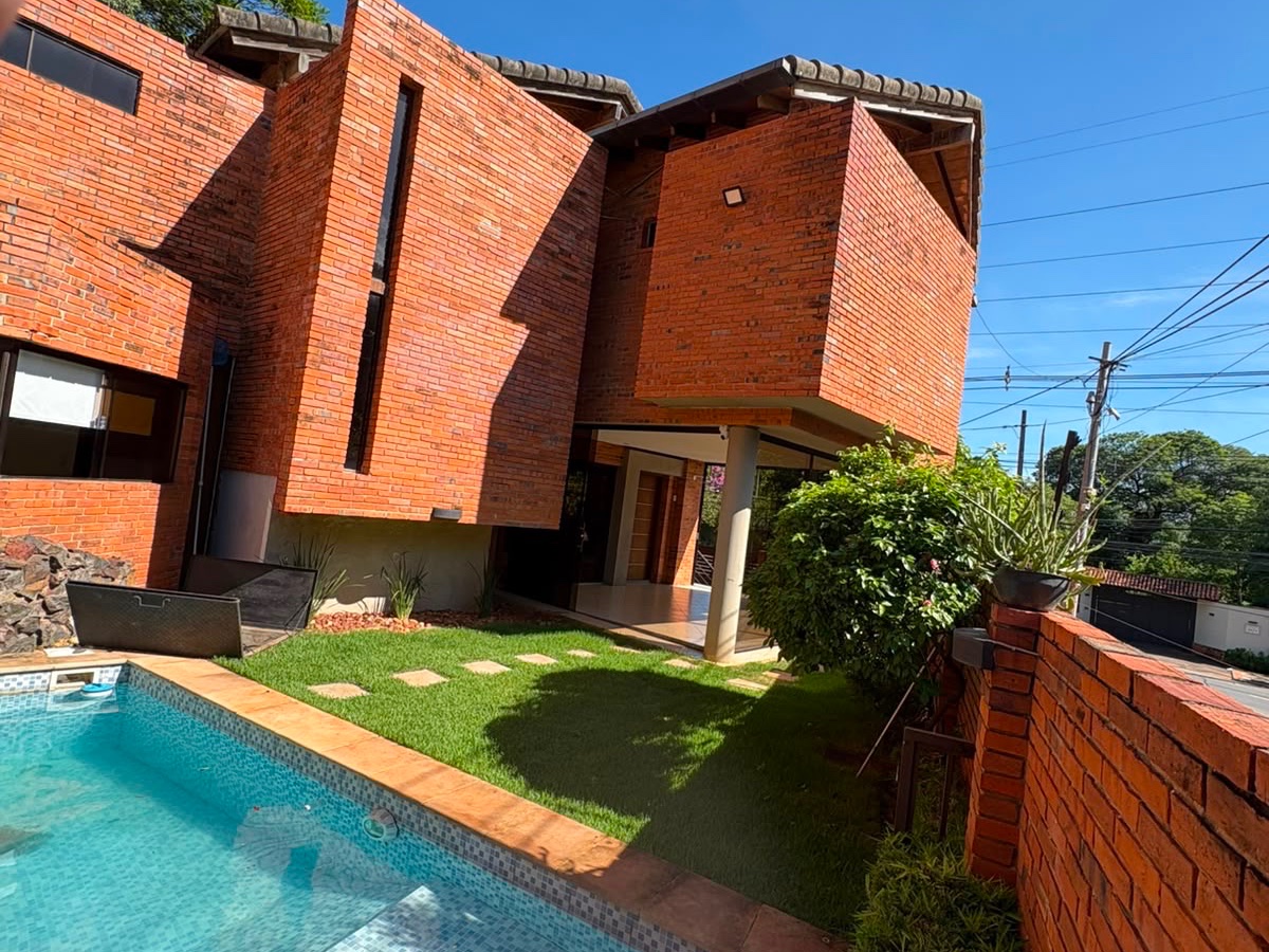 Casa en alquiler en Mburucuyá