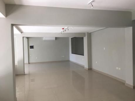 Alquilo Salon Comercial Zona Centrica