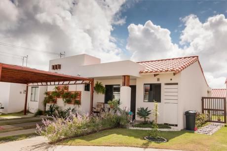 Casa En Venta Cond. La Fontana La Riviera