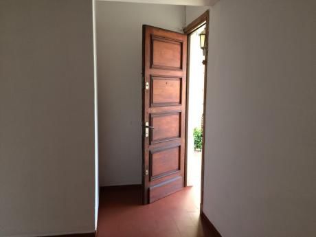 Casa En Ph Muy Luminosa, Ubicada En El Corazòn De Malvin