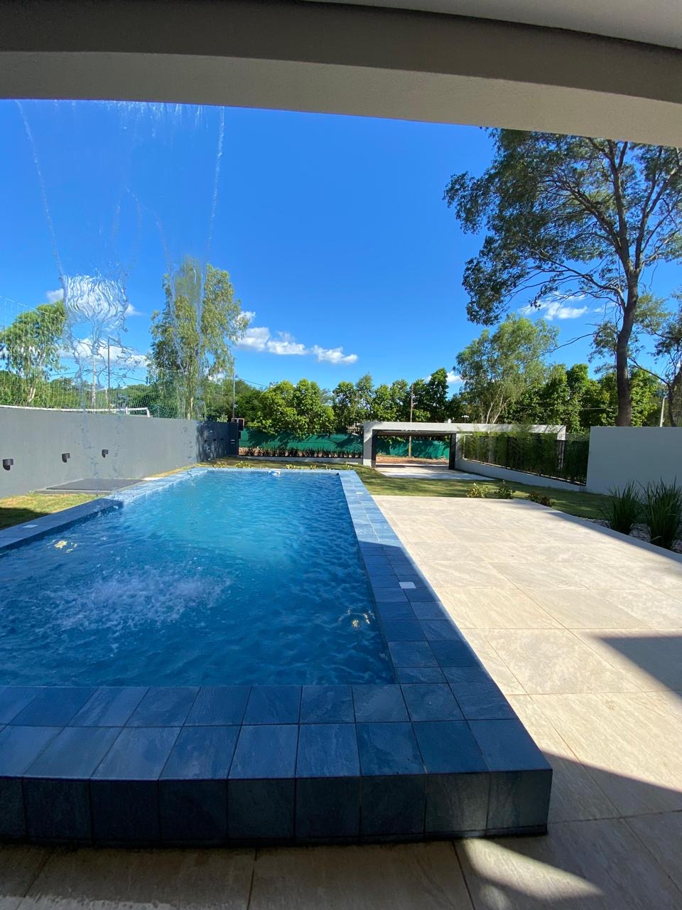 SAN BERNARDINO ZONA LOS ALPES EN VENTA HERMOSA CASA DE 4 DORMITORIOS — foto 2