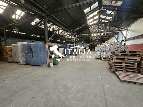 DEPOSITO / GALPON INDUSTRIAL Y COMERCIAL DE 1800 M2 EN GRAL. LUNA · Foto 4
