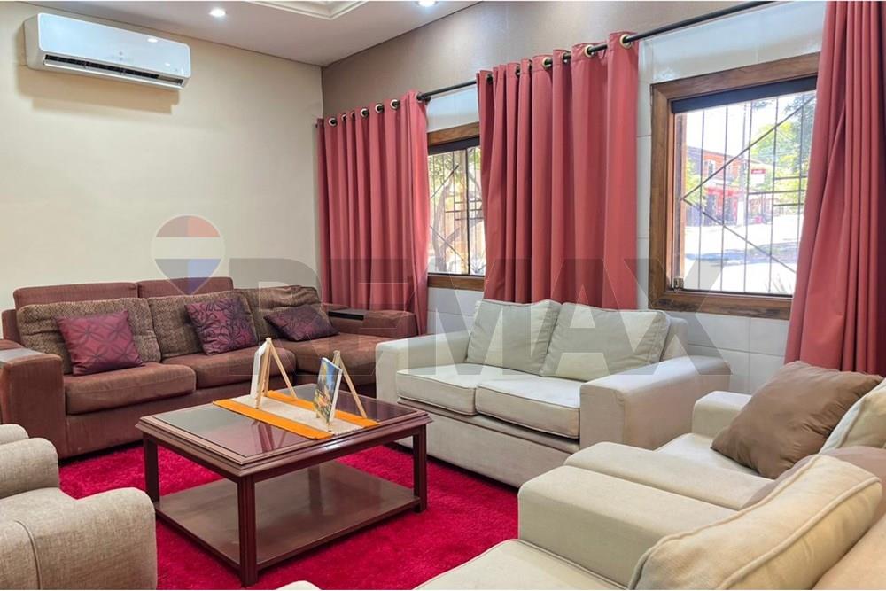 Casa - Alquiler - Luque, Paraguay — foto 2