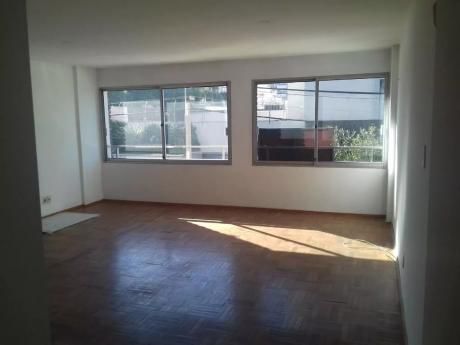 Dormitorios Con Terraza Y Vista Hacia El Mar!!!