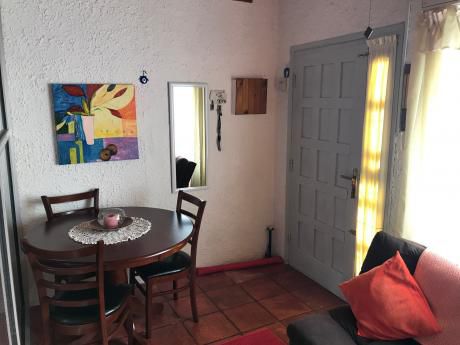 Al Frente. Tipo Casita. (vivienda/comercio/oficina)
