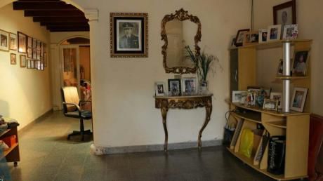 Casa A Refaccionar Con Excelente Ubicación En Fernando De La Mora Zona Sur