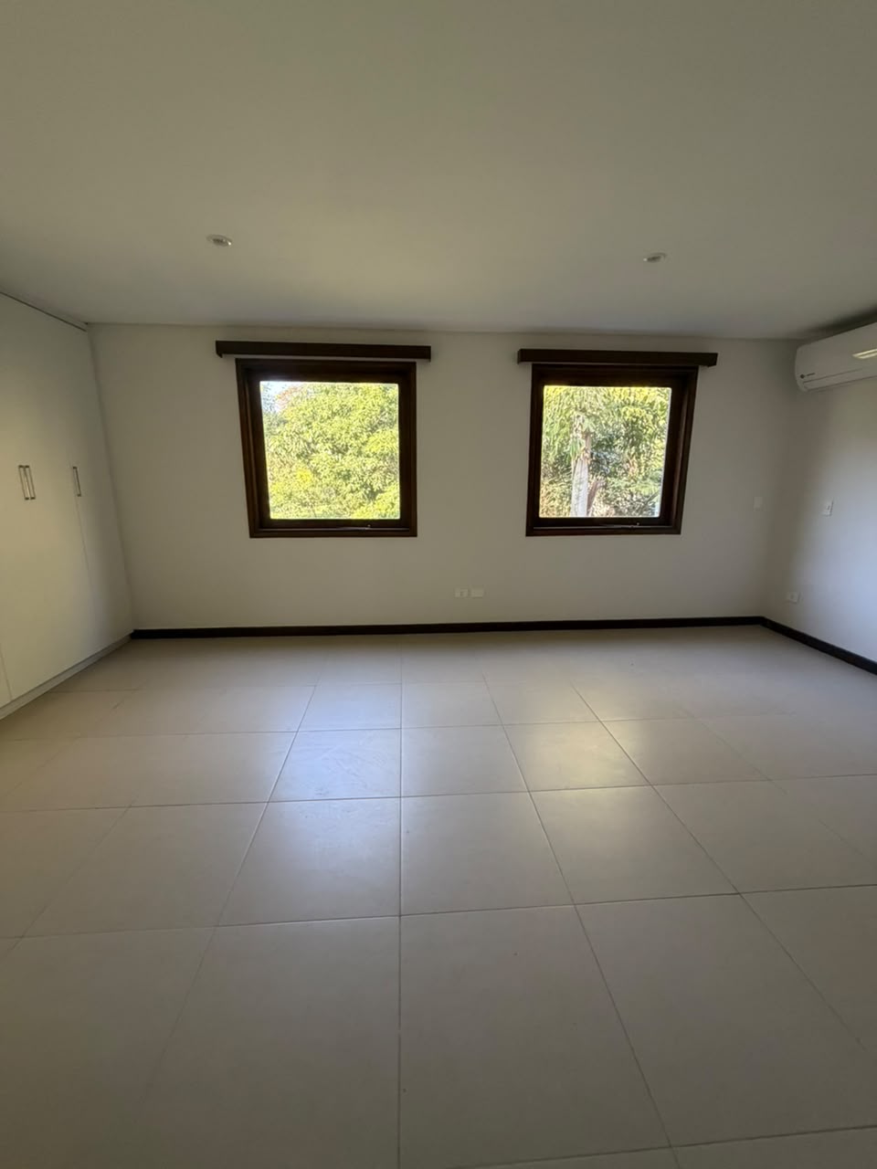 ALQUILER DE CASA DE TRES DORMITORIOS EN ZONA COLEGIO GOETHE — foto 3