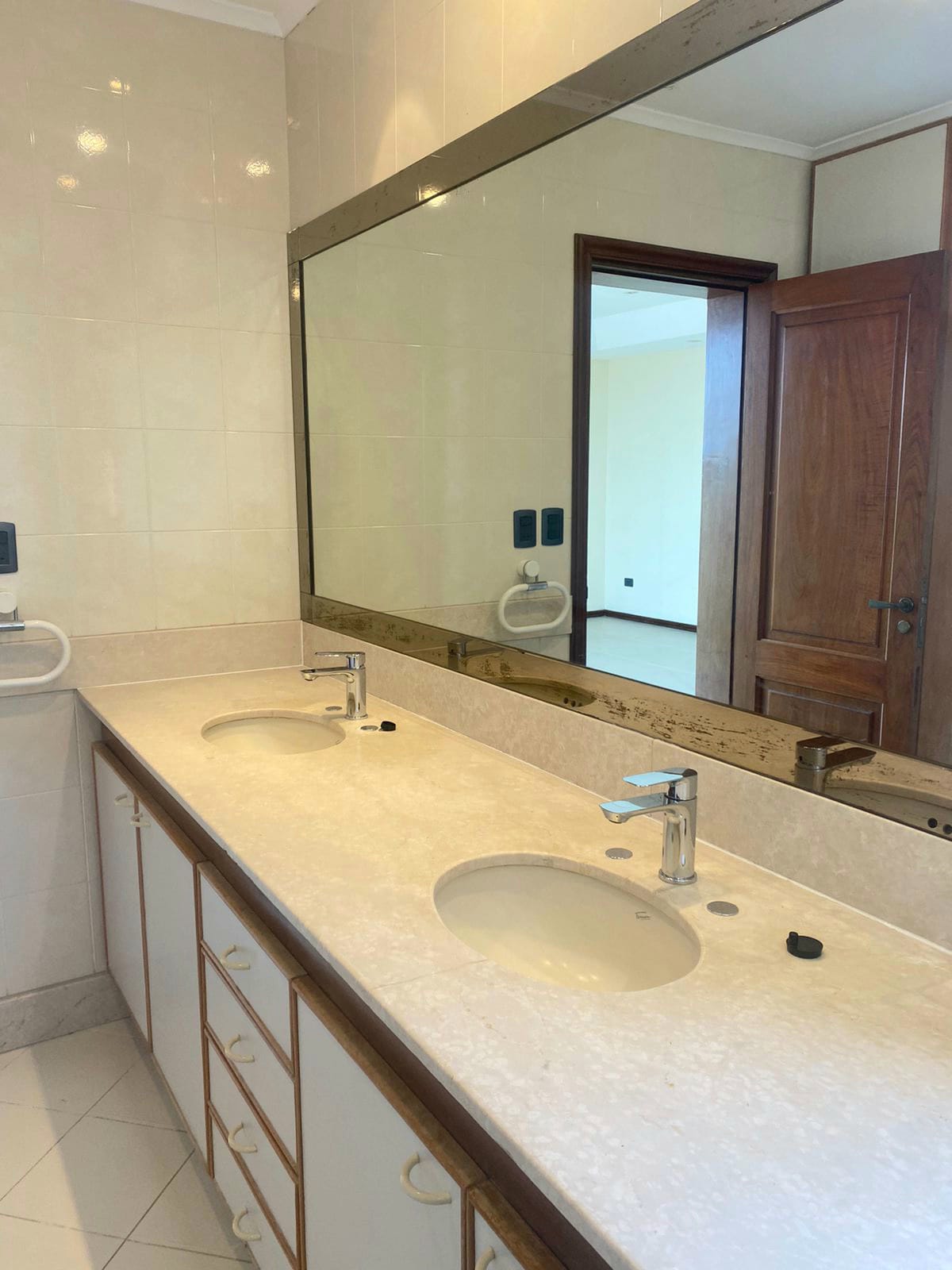 ALQUILO DEPARTAMENTO DE 3 HABITACIONES + 2 COCHERAS, ZONA YACHT. — foto 3